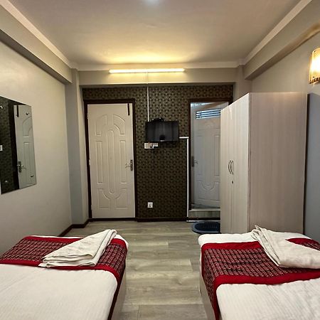 8848 Hostel Катманду Экстерьер фото
