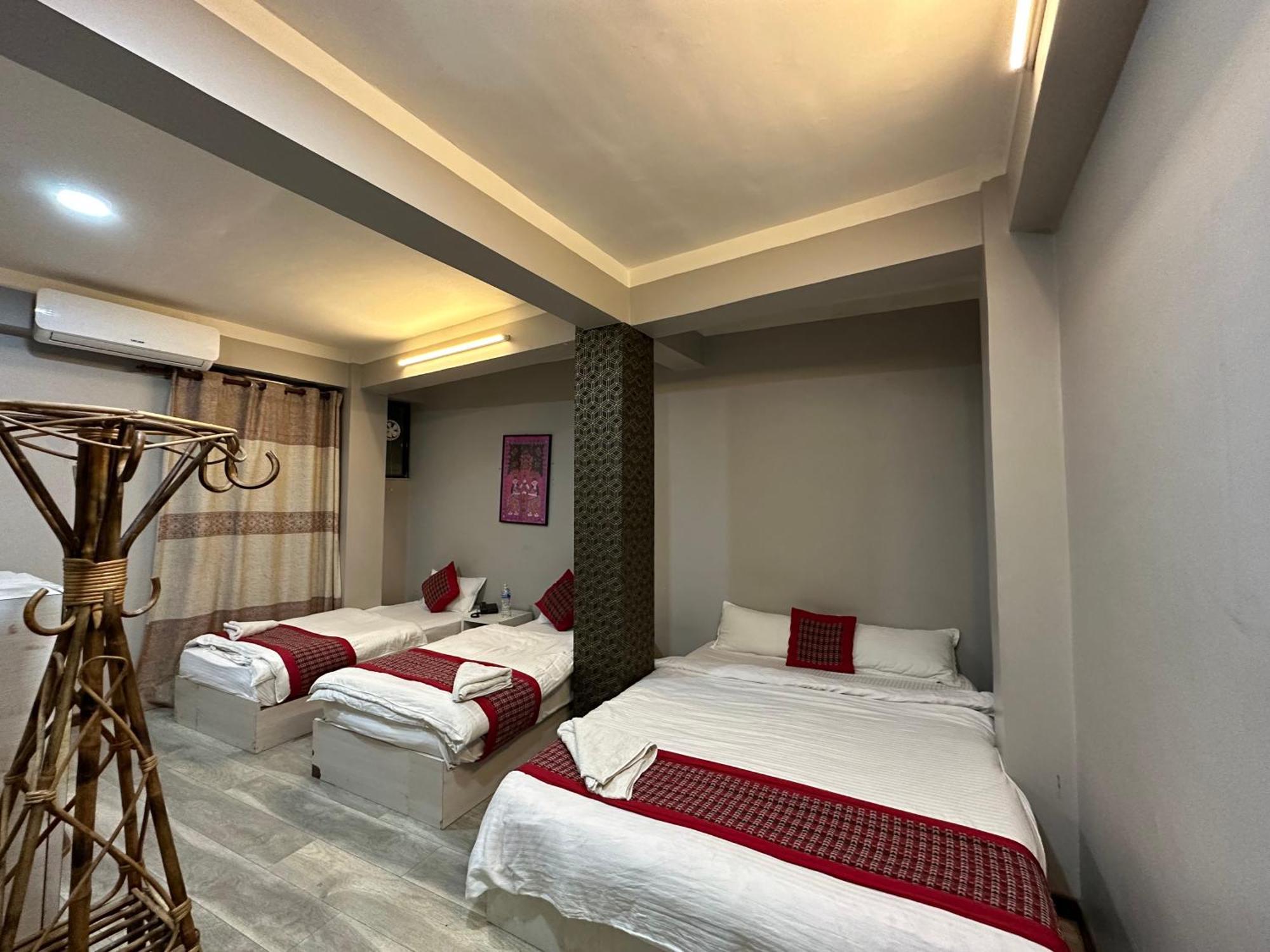 8848 Hostel Катманду Экстерьер фото