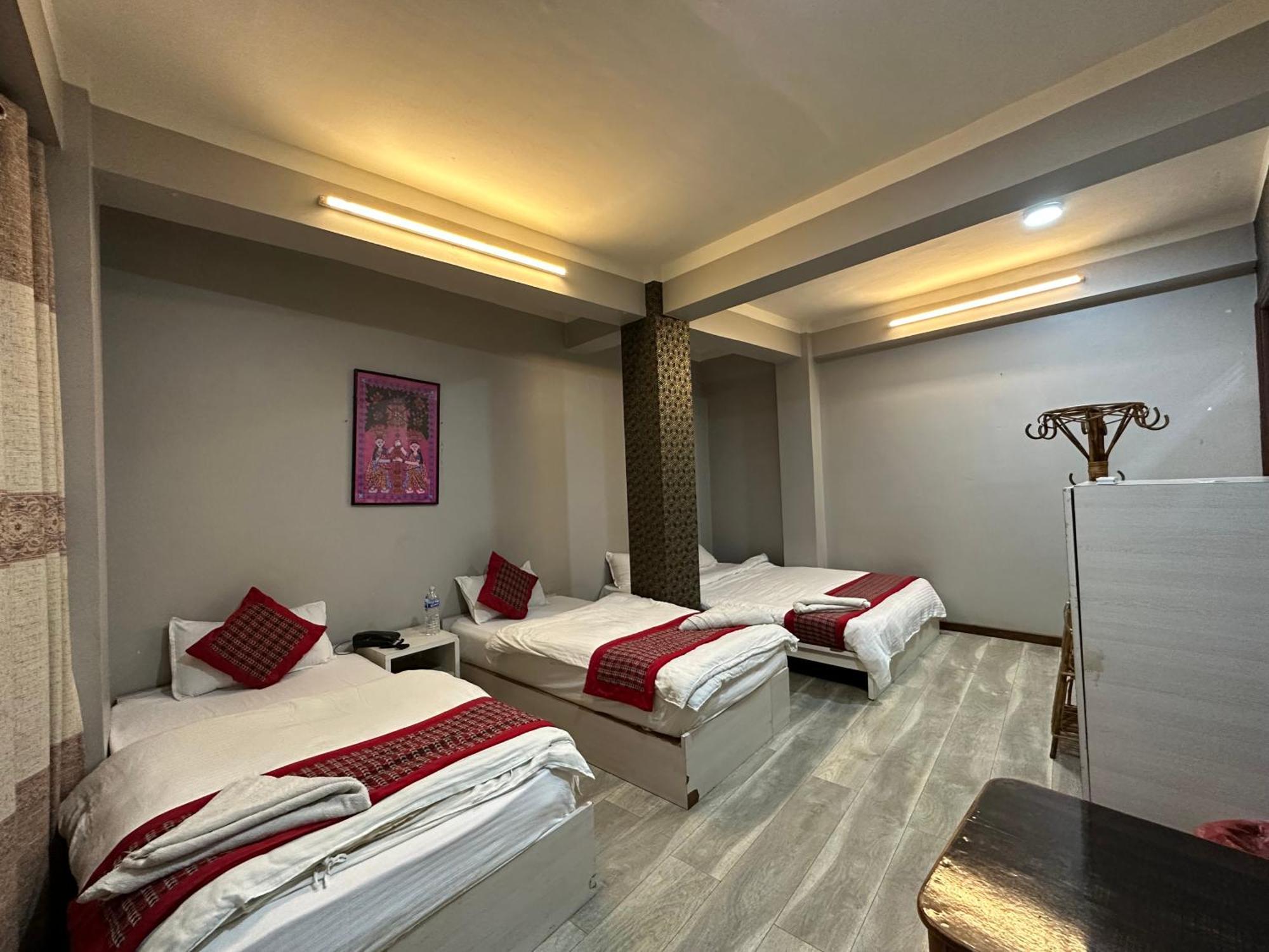 8848 Hostel Катманду Экстерьер фото